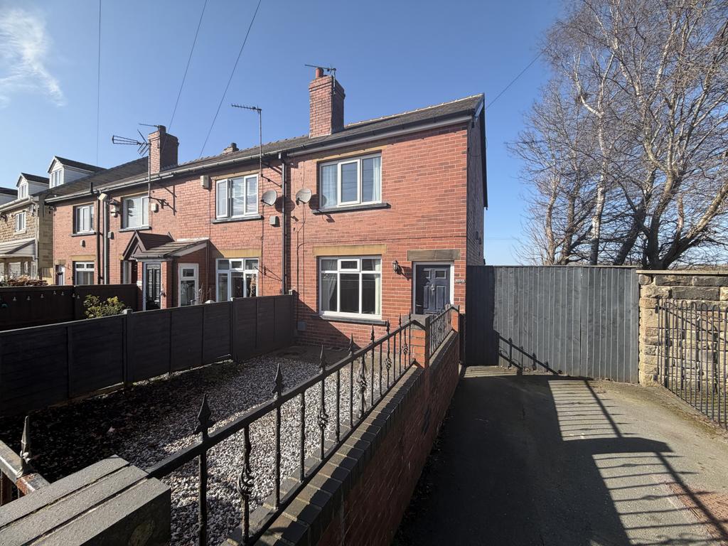 2 Bedroom End Terrace with Loft Conversion for Sa