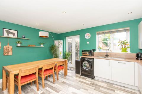 4 bedroom semi-detached house for sale, Gratton Place, Chesterfield S41