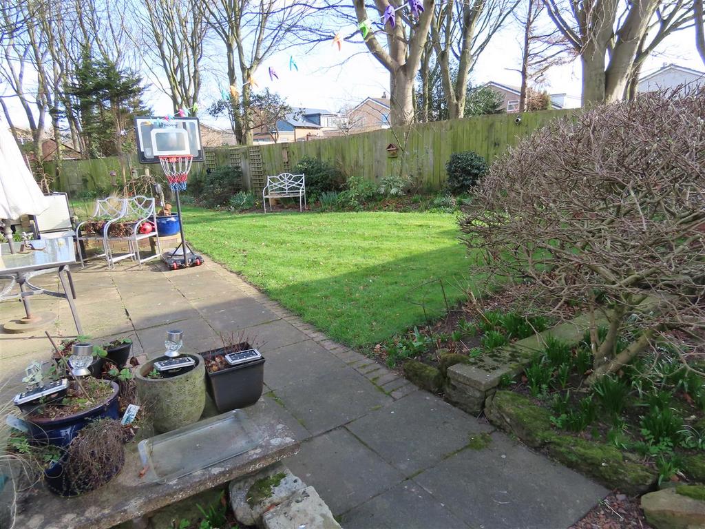 Additional garden image