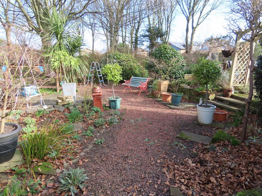 Additional garden image