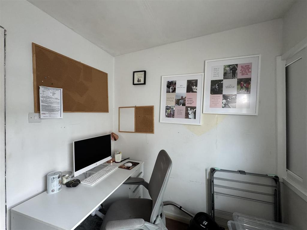 BEDROOM DESK.jpeg