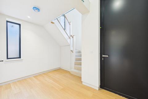 2 bedroom semi-detached house for sale, Kearton Close, Kenley CR8