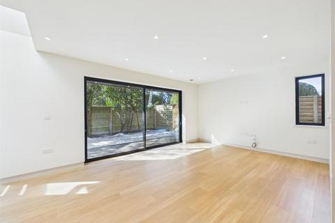2 bedroom semi-detached house for sale, Kearton Close, Kenley CR8
