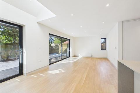 2 bedroom semi-detached house for sale, Kearton Close, Kenley CR8