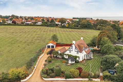 5 bedroom detached house for sale, Mature Family Home a Few Minutes' Walk from the Beach in Old Hunstanton