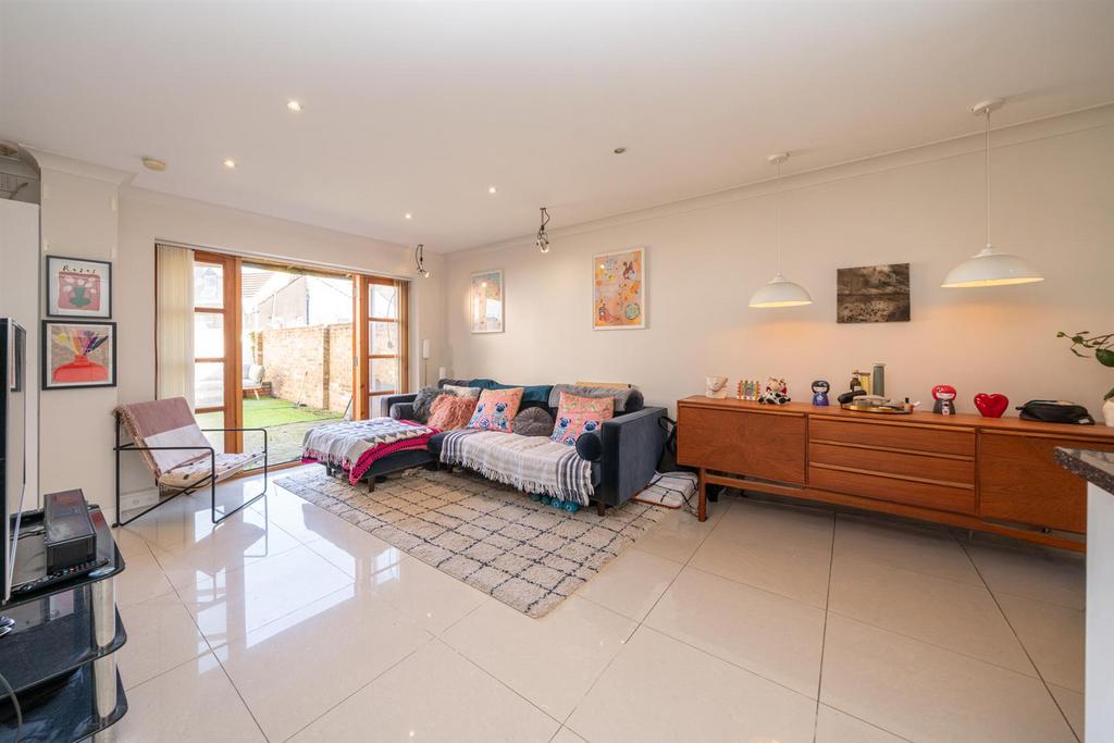 Lounge/ Kitchen Area