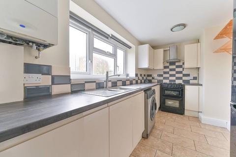 2 bedroom flat to rent, Hillside House, Croydon, CR0