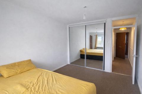 undefined, 1 Bedroom Flat To Let - HP11