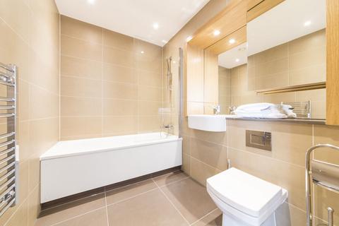 2 bedroom flat to rent, Sovereign Tower, Canning Town E16
