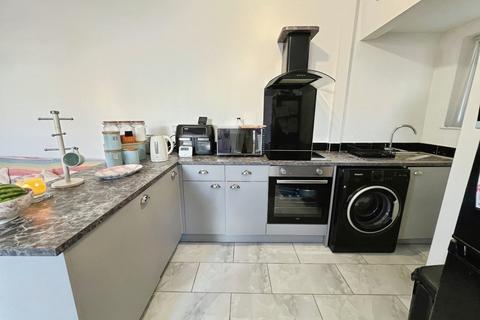 2 bedroom house for sale, Grange Road, Batley WF17