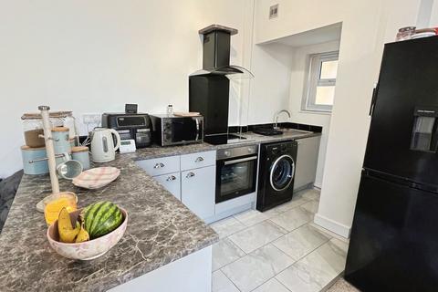2 bedroom house for sale, Grange Road, Batley WF17