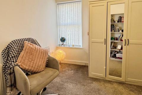 2 bedroom house for sale, Grange Road, Batley WF17