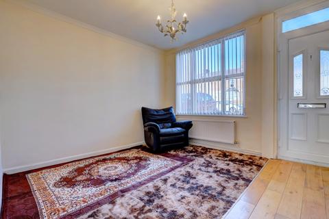 4 bedroom end of terrace house to rent, London Road, Buckinghamshire HP11