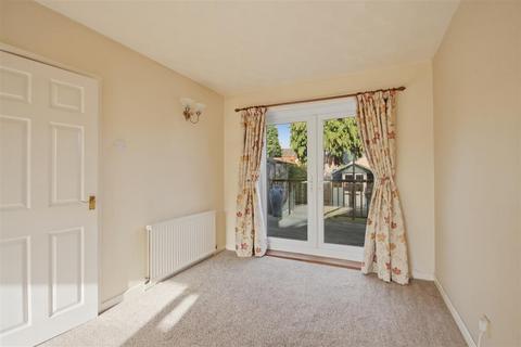 3 bedroom semi-detached house for sale, Glenfield Crescent, Chesterfield