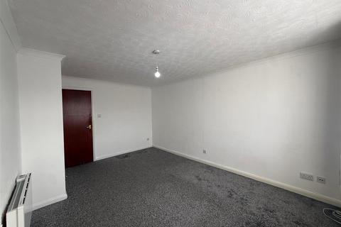2 bedroom apartment to rent, Burdetts Road, Dagenham