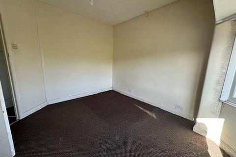 3 bedroom semi-detached house for sale, Parksway, Manchester