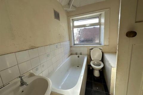 3 bedroom semi-detached house for sale, Parksway, Manchester