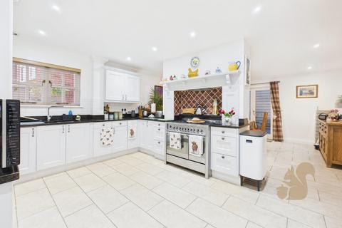 4 bedroom detached house for sale, Walnut Tree Lane, Sudbury