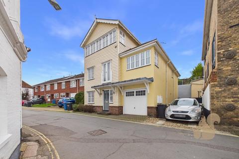 4 bedroom detached house for sale, Walnut Tree Lane, Sudbury