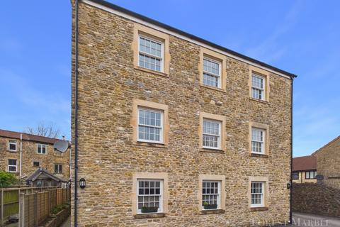 2 bedroom flat for sale, Selwood Court, Frome