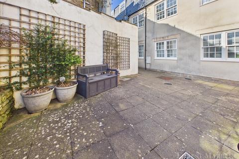 2 bedroom flat for sale, Selwood Court, Frome