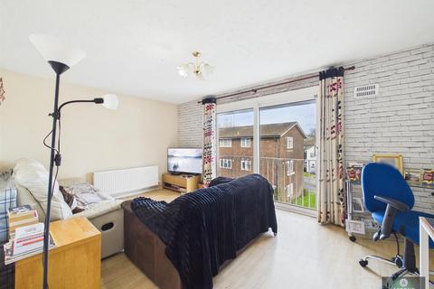 undefined, Oak Way, Crawley RH10