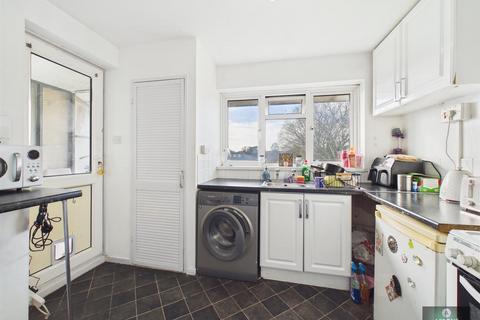undefined, Oak Way, Crawley RH10