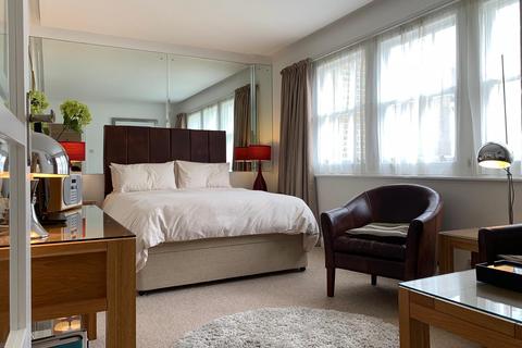 undefined, Kings Road, Brighton, BN1