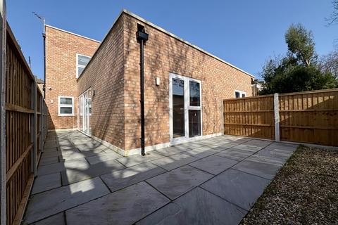 2 bedroom flat to rent, Limes Grove, Lewisham, SE13