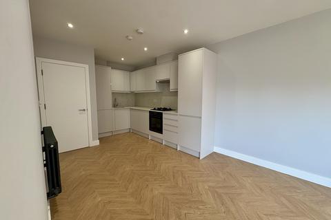 2 bedroom flat to rent, Limes Grove, Lewisham, SE13