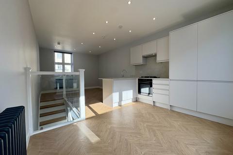 2 bedroom flat to rent, Limes Grove, Lewisham, SE13