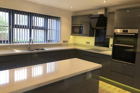 4 bedroom detached house to rent, Stockwell Road, Devizes SN10