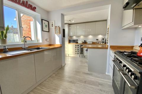 5 bedroom semi-detached house for sale, Glebe Road, Deanshanger, Milton Keynes