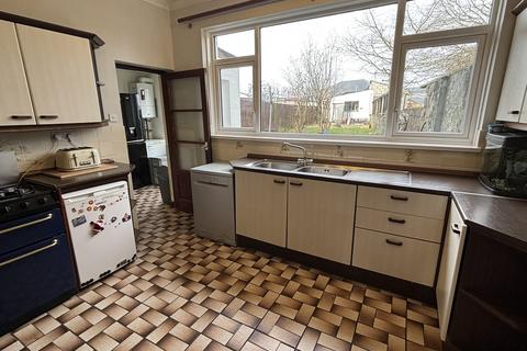 5 bedroom terraced house for sale, New Road, Llandovery, Carmarthenshire.