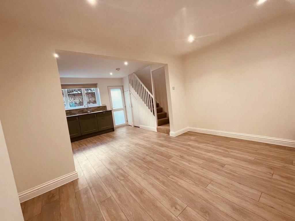 Lounge and kitchen 2
