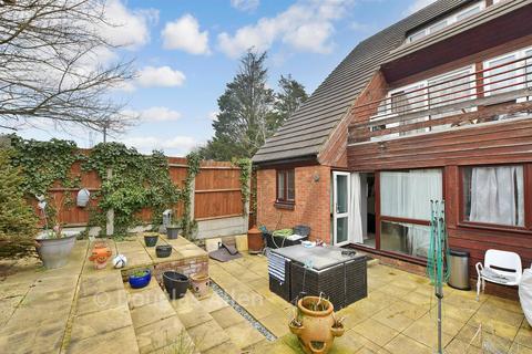 undefined, Calvert Drive, Basildon SS13