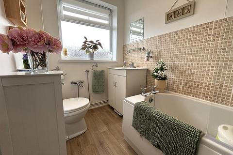 2 bedroom flat for sale, North Park Road, Bramhall