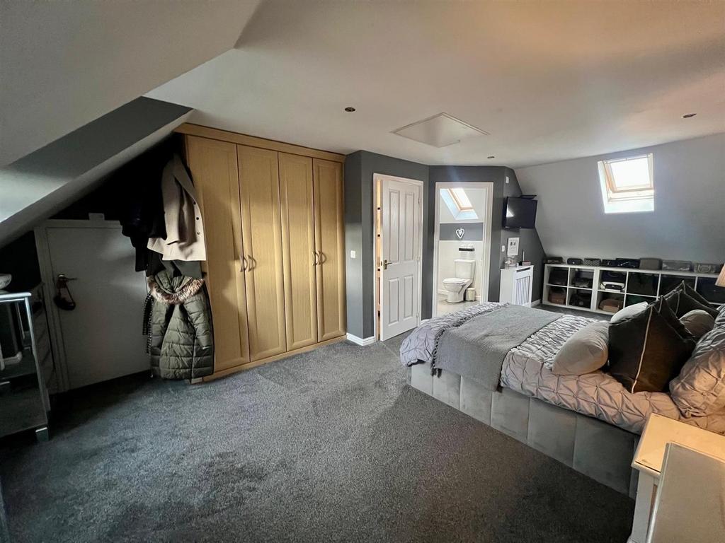 Bed 1 2.jpg