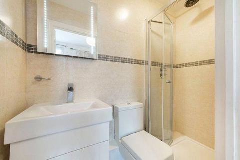 2 bedroom flat to rent, Hallam Street, London