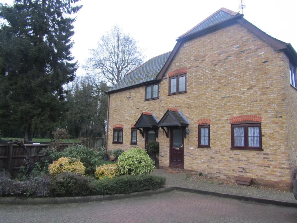 A stunning and newly redecorated 2 bedroom 2 floo