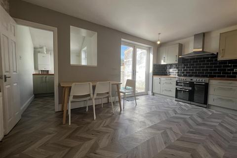 4 bedroom terraced house to rent, Eighth Avenue, Bristol, Gloucestershire, Bristol BS7