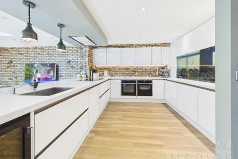 undefined, Marvell Close, Crawley RH10