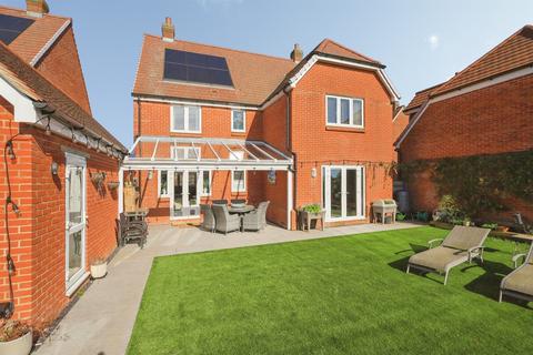 4 bedroom detached house for sale, Coach Barn Lane, Hailsham