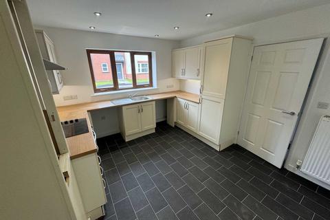 3 bedroom detached house to rent, Llanddewi Hills, Llandrindod Wells, Llanddewi