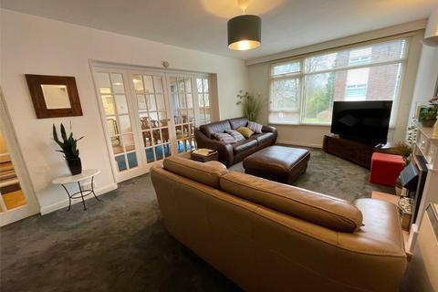 2 bedroom flat for sale, Queens Road, Wilmslow, Cheshire, SK9