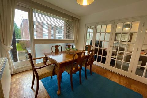 2 bedroom flat for sale, Queens Road, Wilmslow, Cheshire, SK9