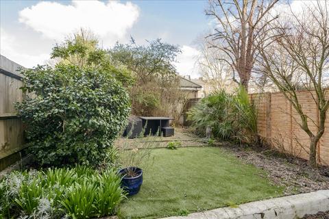 2 bedroom flat for sale, Sinclair Road, Brook Green W14