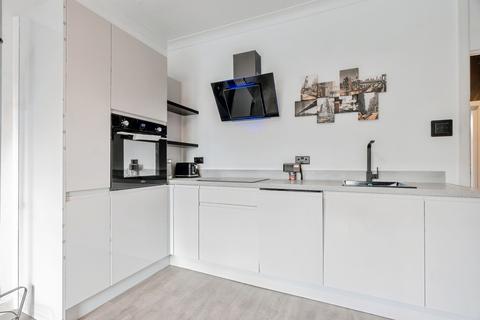 4 bedroom flat for sale, Manchester Road, Burnley, Lancashire, BB11