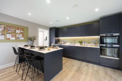 5 bedroom detached house for sale, at Hollymead Square, Newport CB11