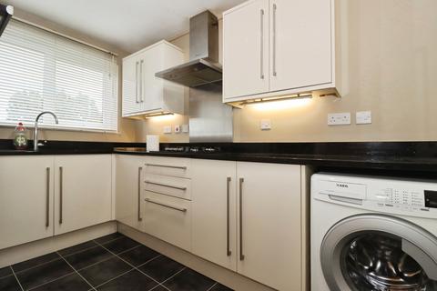 2 bedroom flat for sale, Salisbury Park, Downend, Bristol, BS16